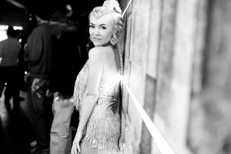 Elisa – Showtänzerin, Animateurin, Walking Act, Messehostess, Musikvideodreh