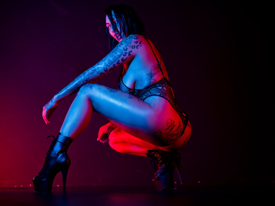 Lysha – Stripshow, Table Dance, Show Tanz, Bar Animation, Topless, Model für Musikvideodreh | Foto 1