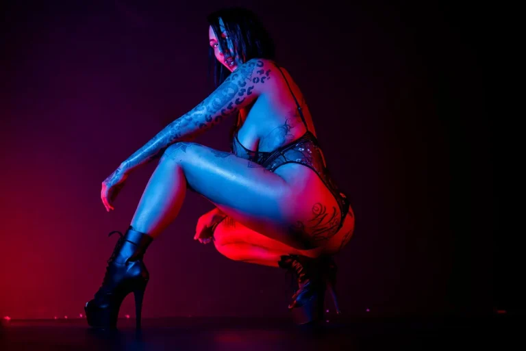 Lysha – Stripshow, Table Dance, Show Tanz, Bar Animation, Topless, Model für Musikvideodreh